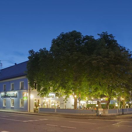 Hotel Blauer Karpfen โอเบอร์ชเลสไฮม์ ภายนอก รูปภาพ