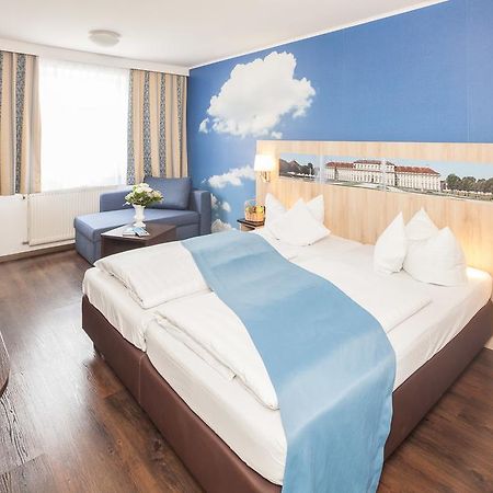 Hotel Blauer Karpfen โอเบอร์ชเลสไฮม์ ภายนอก รูปภาพ