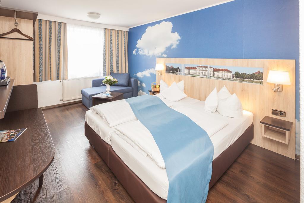 Hotel Blauer Karpfen โอเบอร์ชเลสไฮม์ ภายนอก รูปภาพ