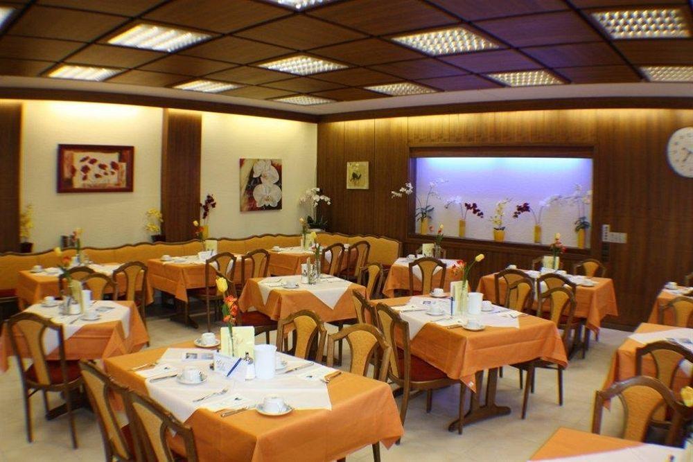 Hotel Blauer Karpfen โอเบอร์ชเลสไฮม์ ภายนอก รูปภาพ