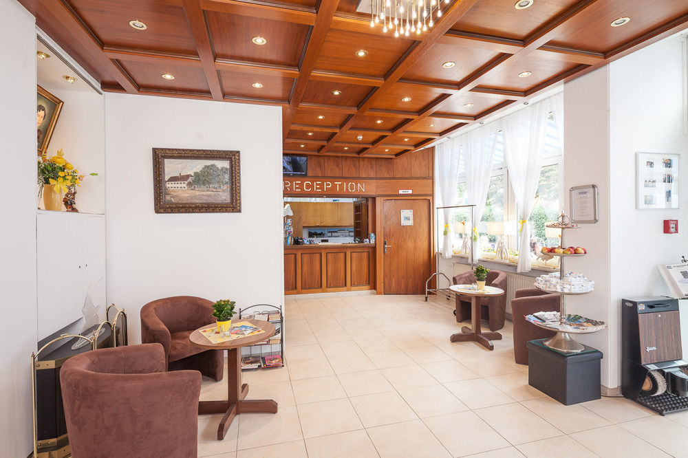 Hotel Blauer Karpfen โอเบอร์ชเลสไฮม์ ภายนอก รูปภาพ