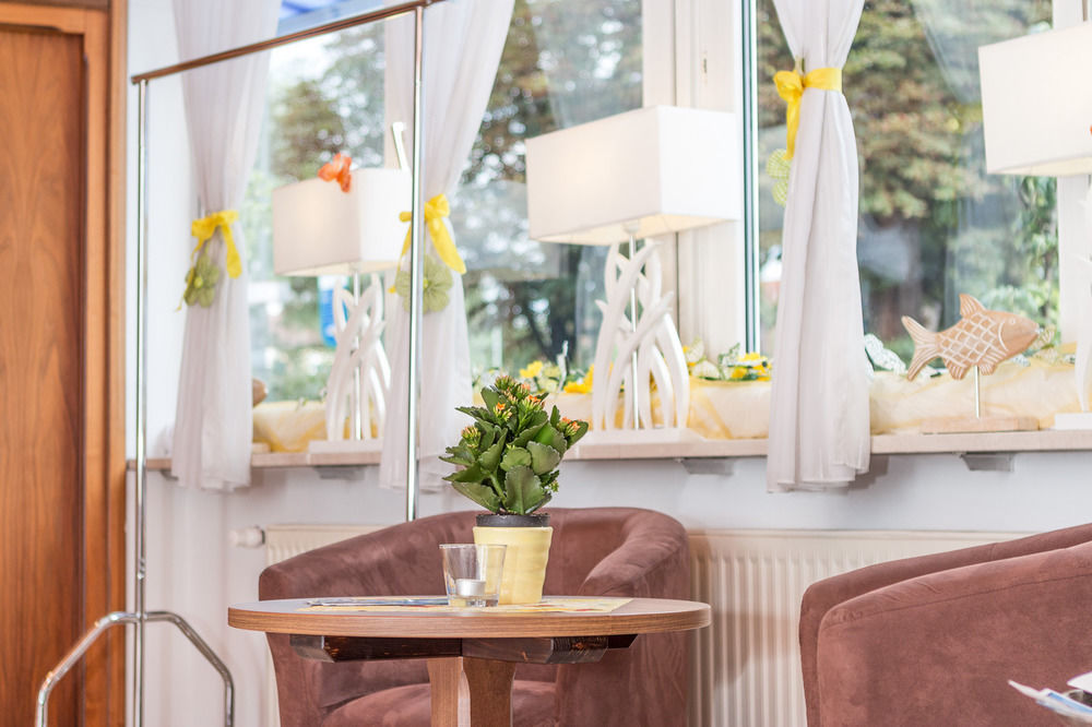 Hotel Blauer Karpfen โอเบอร์ชเลสไฮม์ ภายนอก รูปภาพ