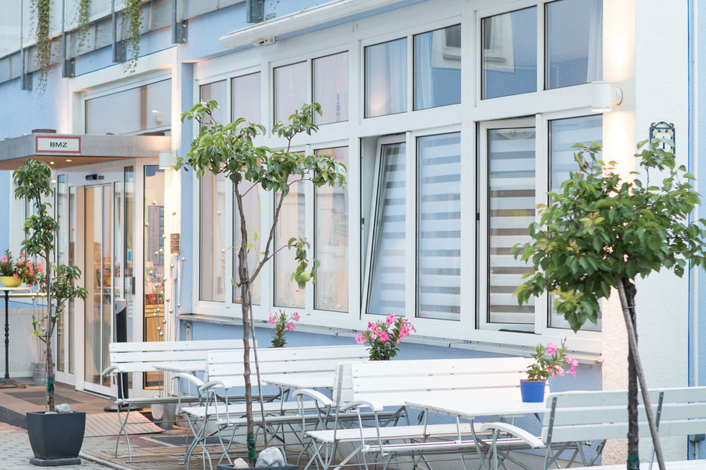 Hotel Blauer Karpfen โอเบอร์ชเลสไฮม์ ภายนอก รูปภาพ