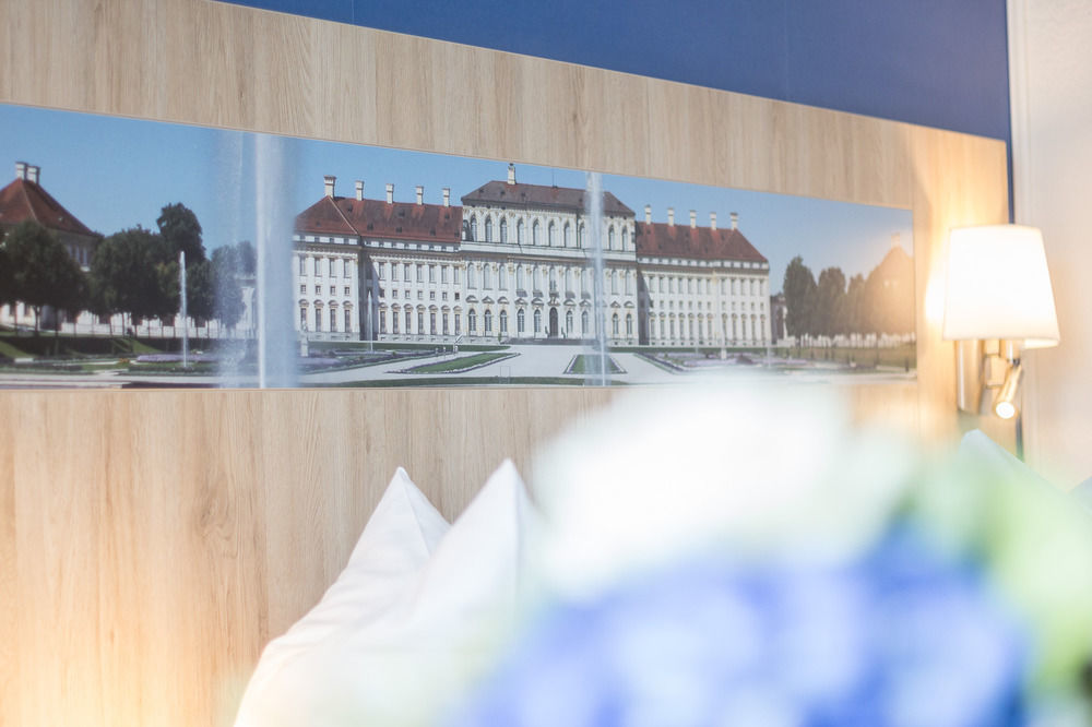 Hotel Blauer Karpfen โอเบอร์ชเลสไฮม์ ภายนอก รูปภาพ