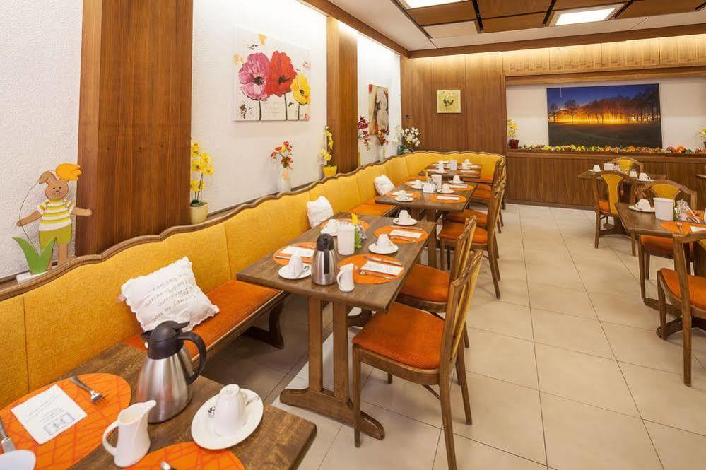 Hotel Blauer Karpfen โอเบอร์ชเลสไฮม์ ภายนอก รูปภาพ